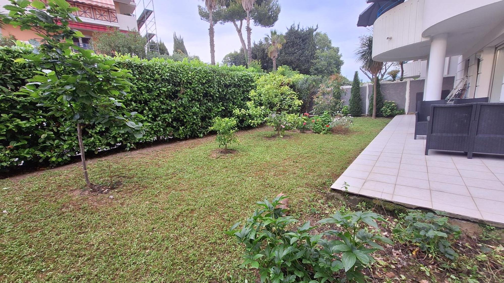 Charmant Appartement Residentiel Avec Terrasse, Jardin Privatif Et Piscine A Cannes Kültér fotó